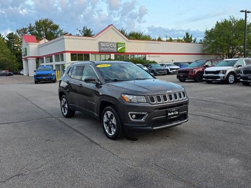 Used 2019 Jeep Compass Limited image 29