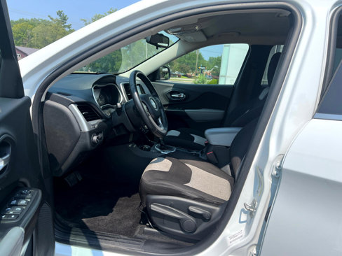 Used 2014 Jeep Cherokee Latitude w/ Cold Weather Group image 14