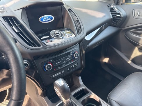 Used 2019 Ford Escape Titanium image 15