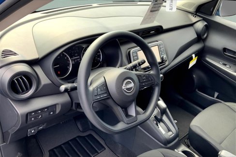 New 2025 Nissan Kicks Play S image 7