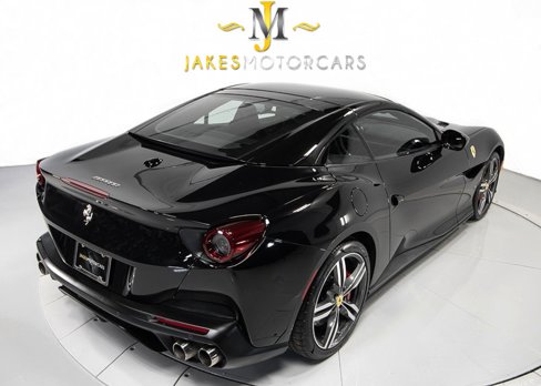 Used 2020 Ferrari Portofino image 12