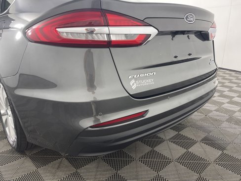 Used 2019 Ford Fusion SE image 6
