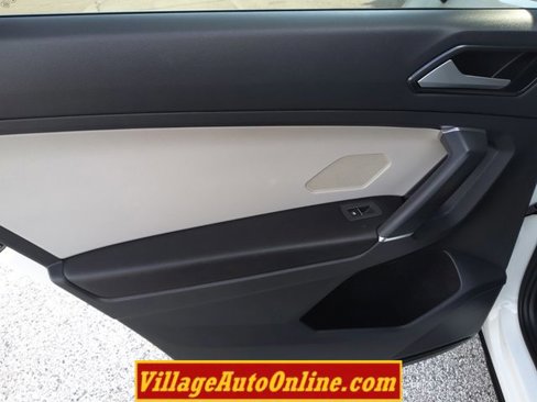 Used 2018 Volkswagen Tiguan SEL image 29