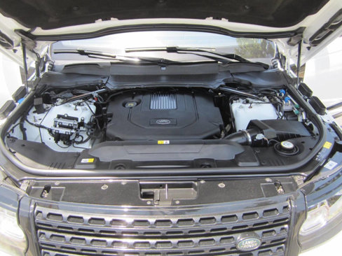 Used 2017 Land Rover Range Rover HSE image 11
