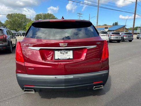 Used 2018 Cadillac XT5 Luxury w/ Driver Awareness Package image 4