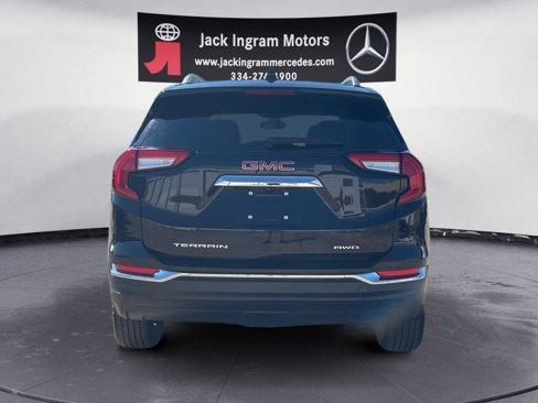 Used 2024 GMC Terrain SLT image 4