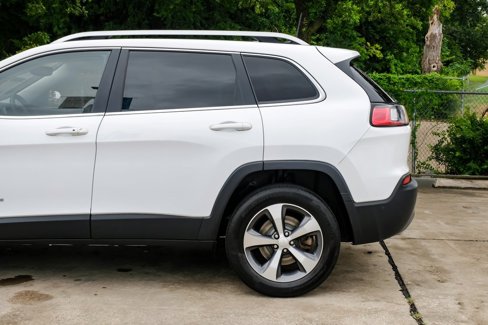 Used 2021 Jeep Cherokee Limited image 23