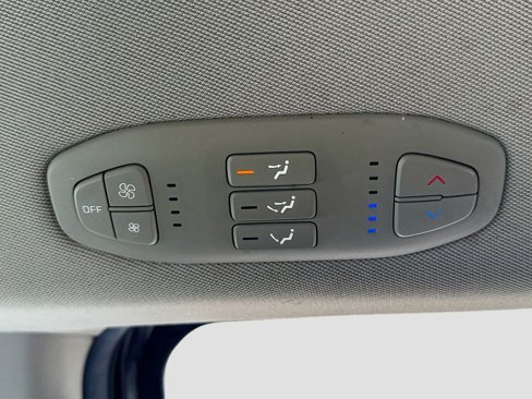 Used 2020 Kia Sedona LX image 24