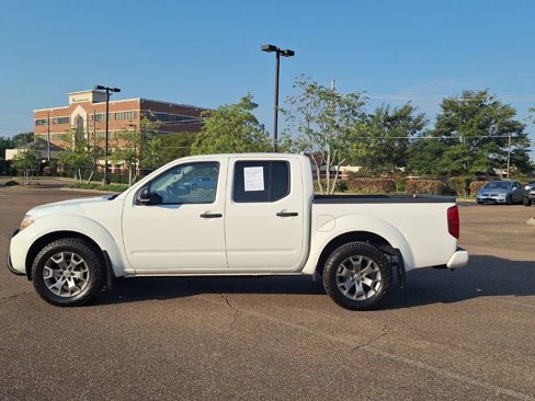 Used 2020 Nissan Frontier SV image 9