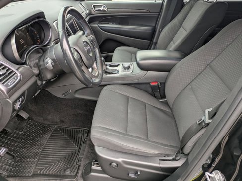 Used 2018 Jeep Grand Cherokee Laredo image 12