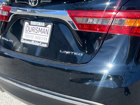 Used 2016 Toyota Avalon Limited image 6