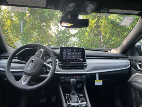 New 2025 Jeep Compass Limited image 37