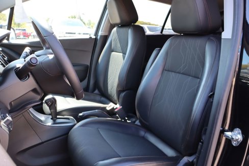 Used 2020 Chevrolet Trax LT w/ LT Convenience Package image 8