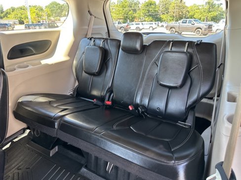 Used 2021 Chrysler Voyager Lxi image 39