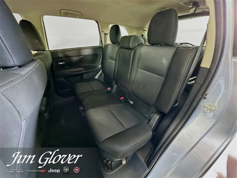 Used 2017 Mitsubishi Outlander SE image 17