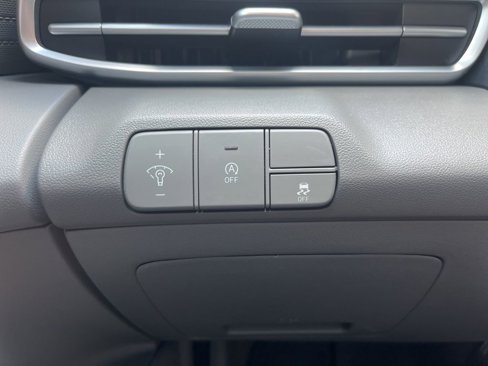 Certified 2025 Hyundai Elantra SE image 36
