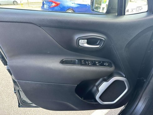 Used 2021 Jeep Renegade Sport image 26