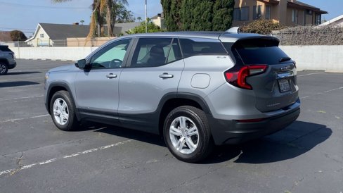 Used 2024 GMC Terrain SLE image 7