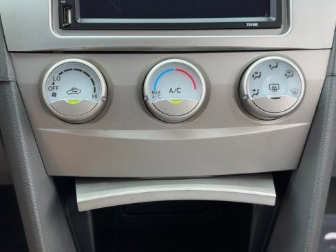 Used 2010 Toyota Camry image 24