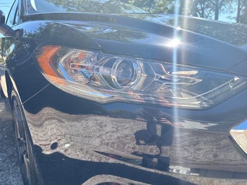 Certified 2018 Ford Fusion SE w/ Equipment Group 201A image 39