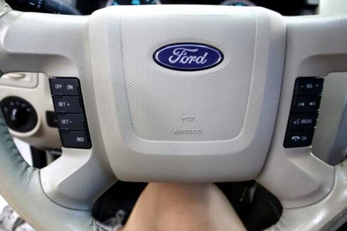 Used 2011 Ford Escape XLT w/ Class II Trailer Tow Pkg image 16