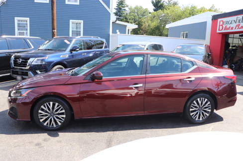 Used 2023 Nissan Altima 2.5 SV image 2