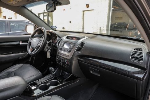 Used 2015 Kia Sorento LX image 17
