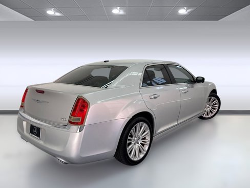 Used 2011 Chrysler 300 Limited image 8