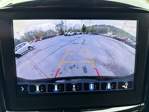 Used 2021 Chevrolet Traverse RS image 32