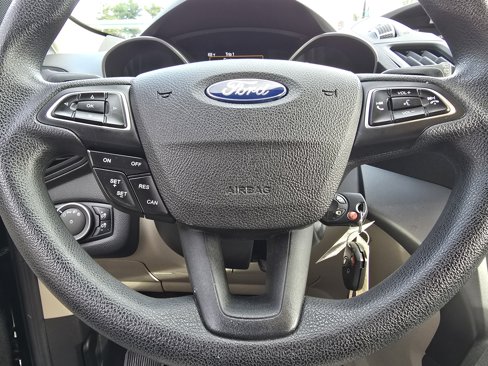 Used 2017 Ford Escape SE image 19