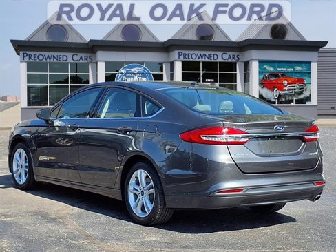 Used 2018 Ford Fusion S image 2