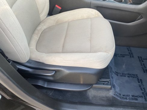 Used 2022 Chevrolet Traverse LS image 18