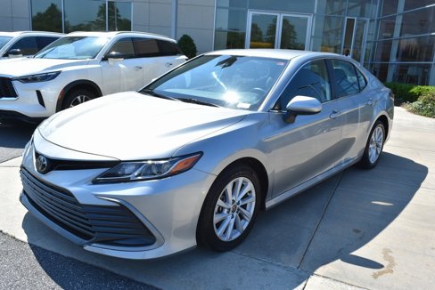 Used 2022 Toyota Camry LE image 6