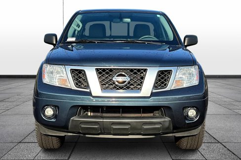 Used 2021 Nissan Frontier SV image 2