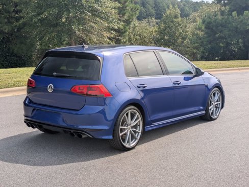 Used 2017 Volkswagen Golf R 4-Door image 5