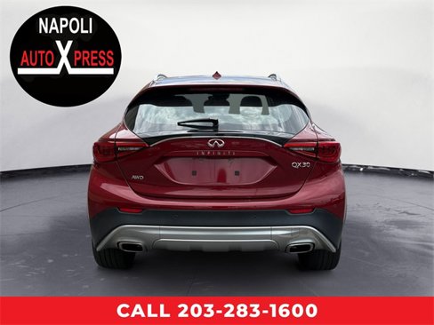 Used 2017 INFINITI QX30 Premium w/ Technology Package image 4