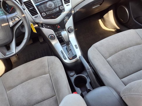 Used 2015 Chevrolet Cruze LT w/ Sun And Sound Package image 9