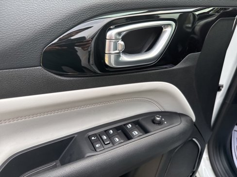 New 2025 Jeep Compass Limited image 15