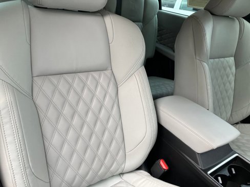 Used 2023 Mitsubishi Outlander SEL image 38