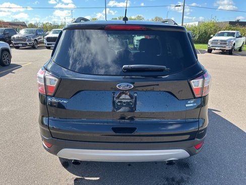 Used 2018 Ford Escape SE image 4