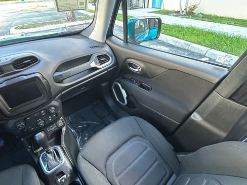 Certified 2021 Jeep Renegade Latitude image 11