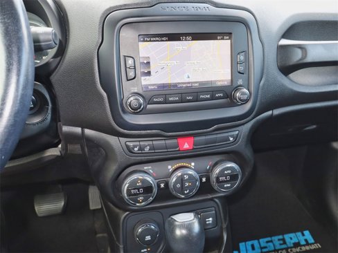 Used 2017 Jeep Renegade Limited image 18