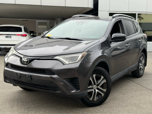 Used 2017 Toyota RAV4 LE image 2