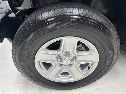 Used 2017 Jeep Wrangler Unlimited Sport image 15