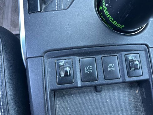 Used 2016 Toyota Camry LE image 26