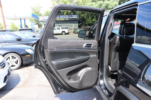 Used 2020 Jeep Grand Cherokee Limited w/ Luxury Group II image 28