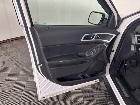 Used 2013 Ford Explorer Limited image 16