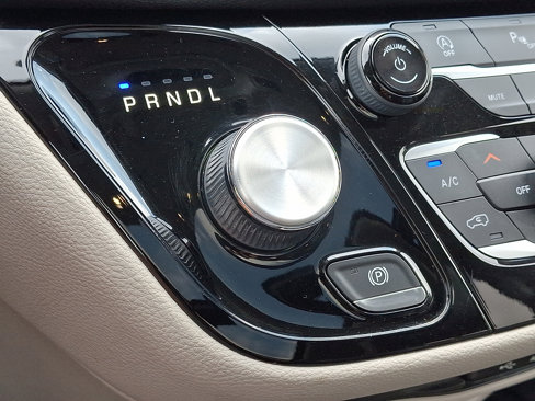 Used 2020 Chrysler Pacifica Limited image 22