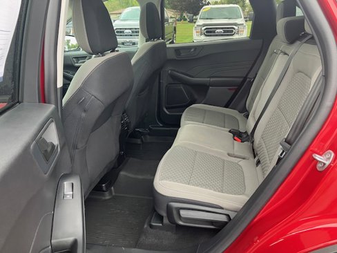 Used 2022 Ford Escape SE w/ SE Sport Appearance Package image 15