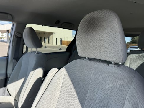 Used 2012 Toyota Sienna LE image 13